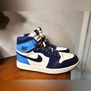 Air Jordan 1 Retro High OG Obsidian UNC